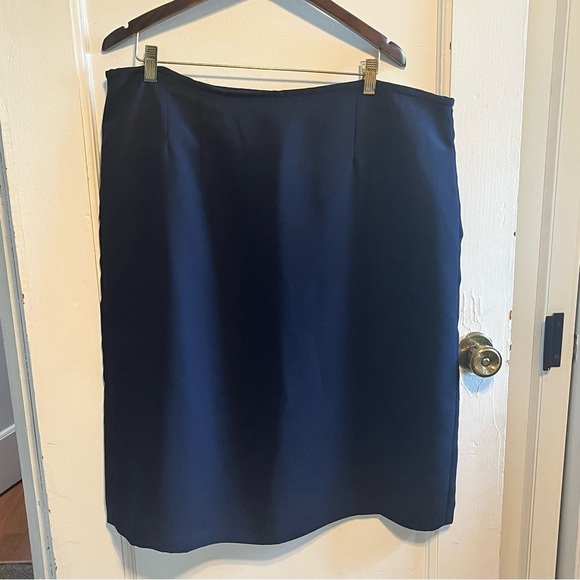 Vintage women’s suit with skirt navy  size 18w - Picture 5 of 12